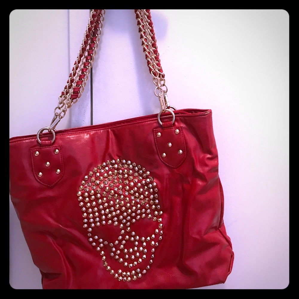 Skull red bag with chain